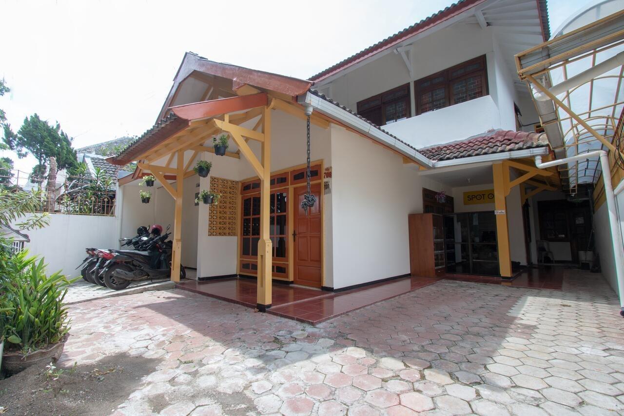 Spot On 3218 Bee Palm Family Syariah Hotel Malang Ngoại thất bức ảnh