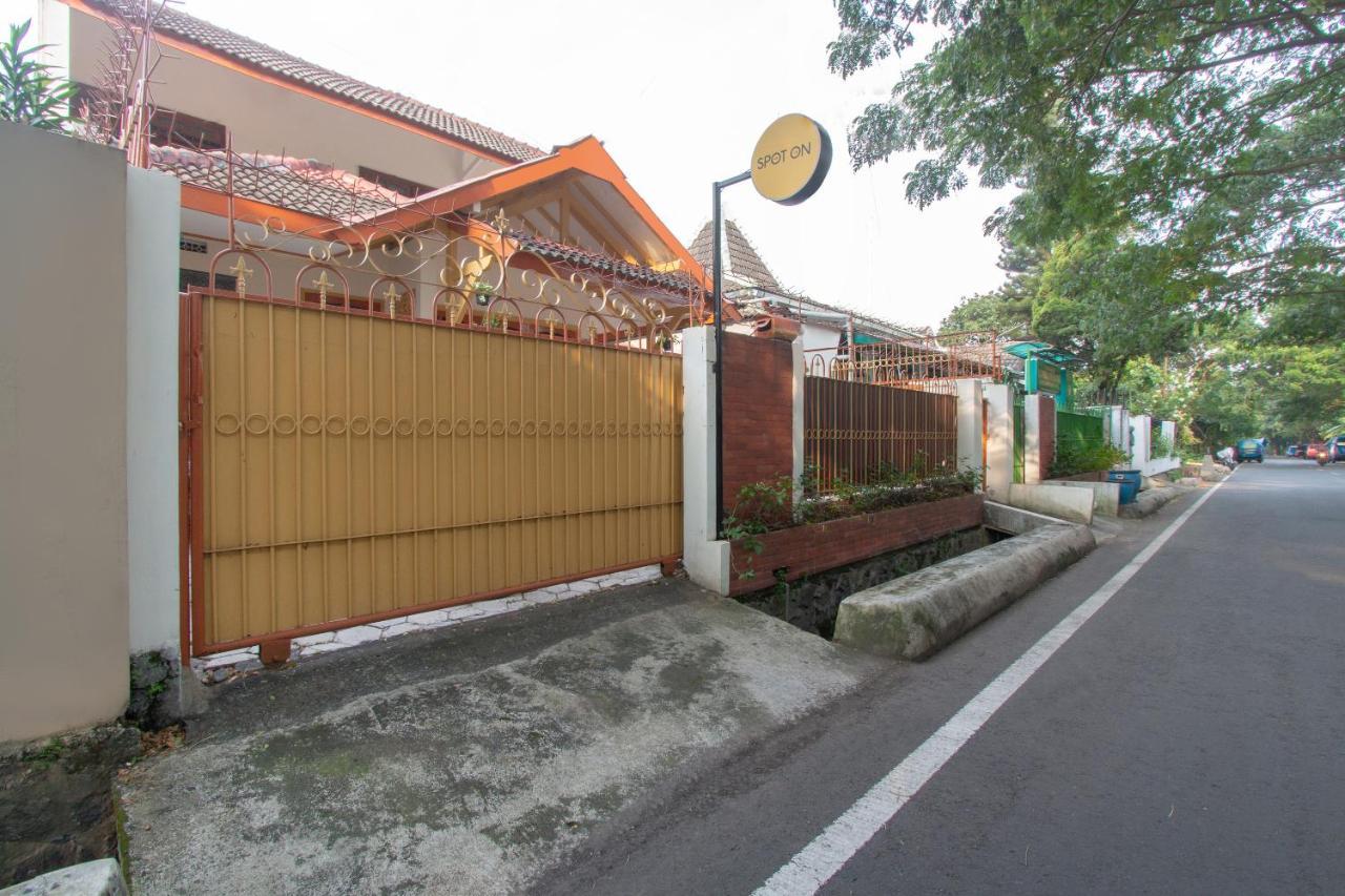 Spot On 3218 Bee Palm Family Syariah Hotel Malang Ngoại thất bức ảnh